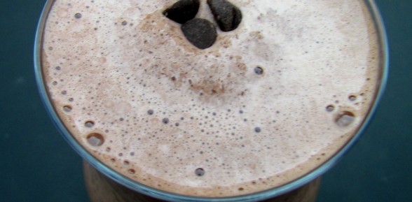 #htmlcaption_5204 Peppermint Dark Chocolate Smoothie