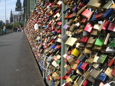 2818 Padlocks on Hohenzollern Bridge