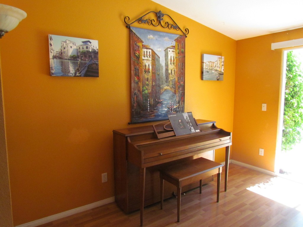 piano room