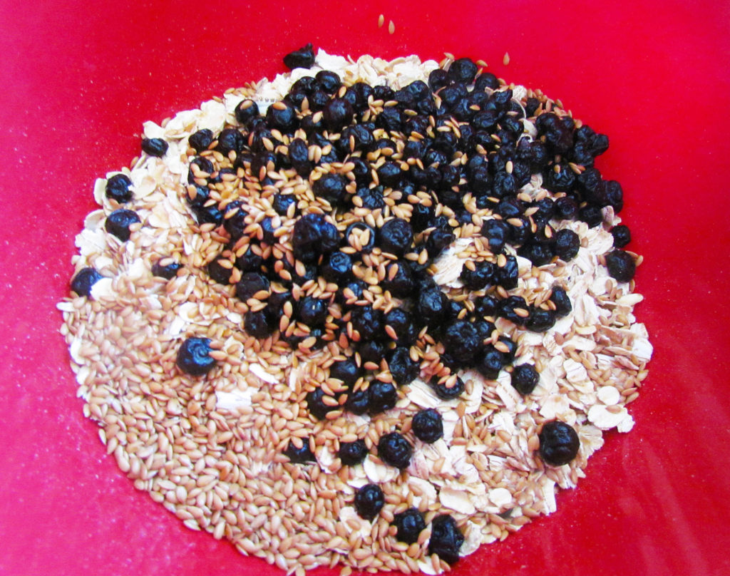 blueberry granola mix