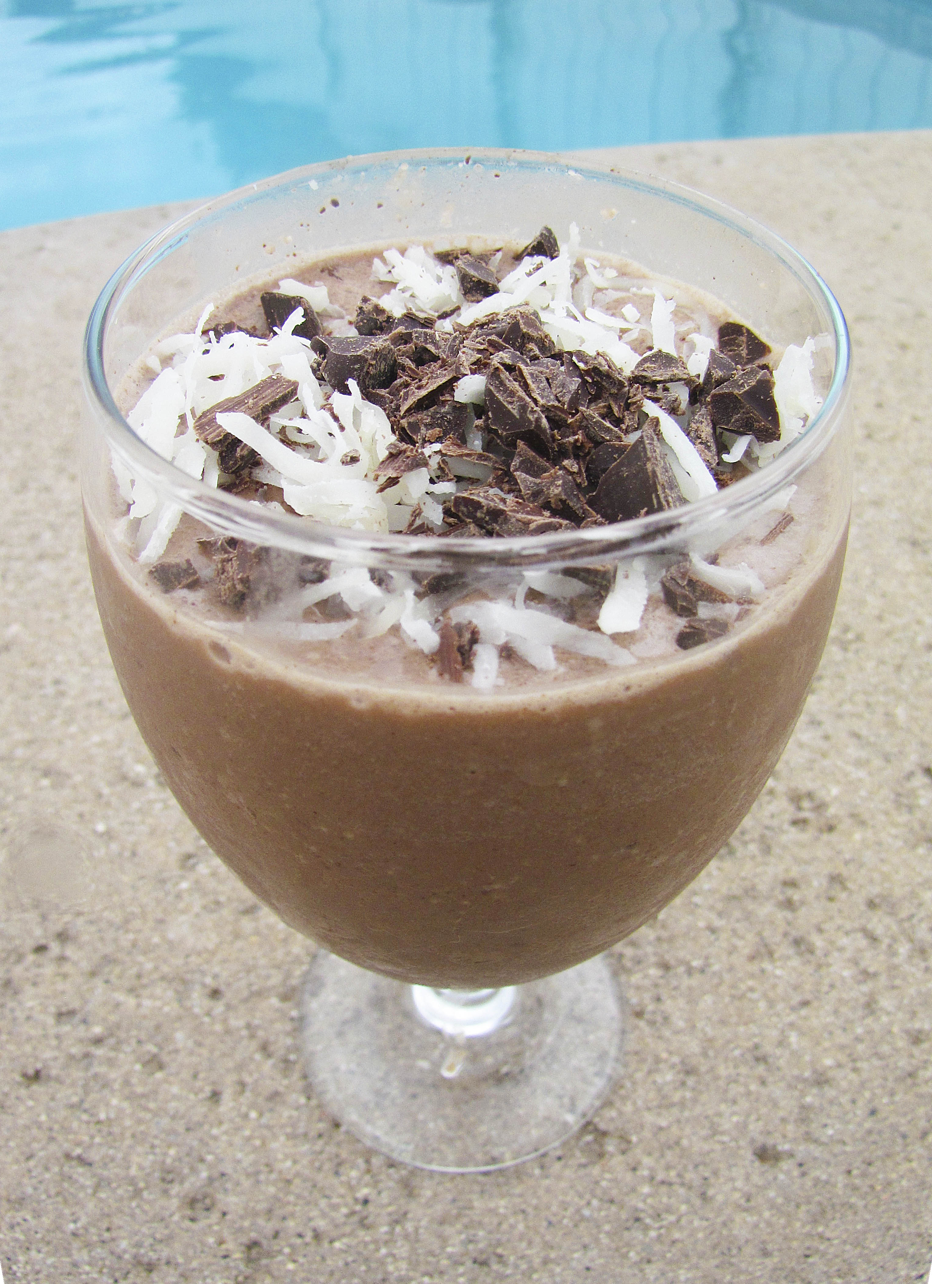 Chocolate Coconut Caramel Smoothie [Vegan & Healthy!]