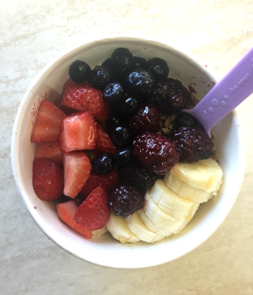 Acai bowl lunch date with a friend last week!