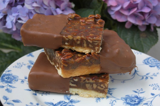 caramel pecan bars