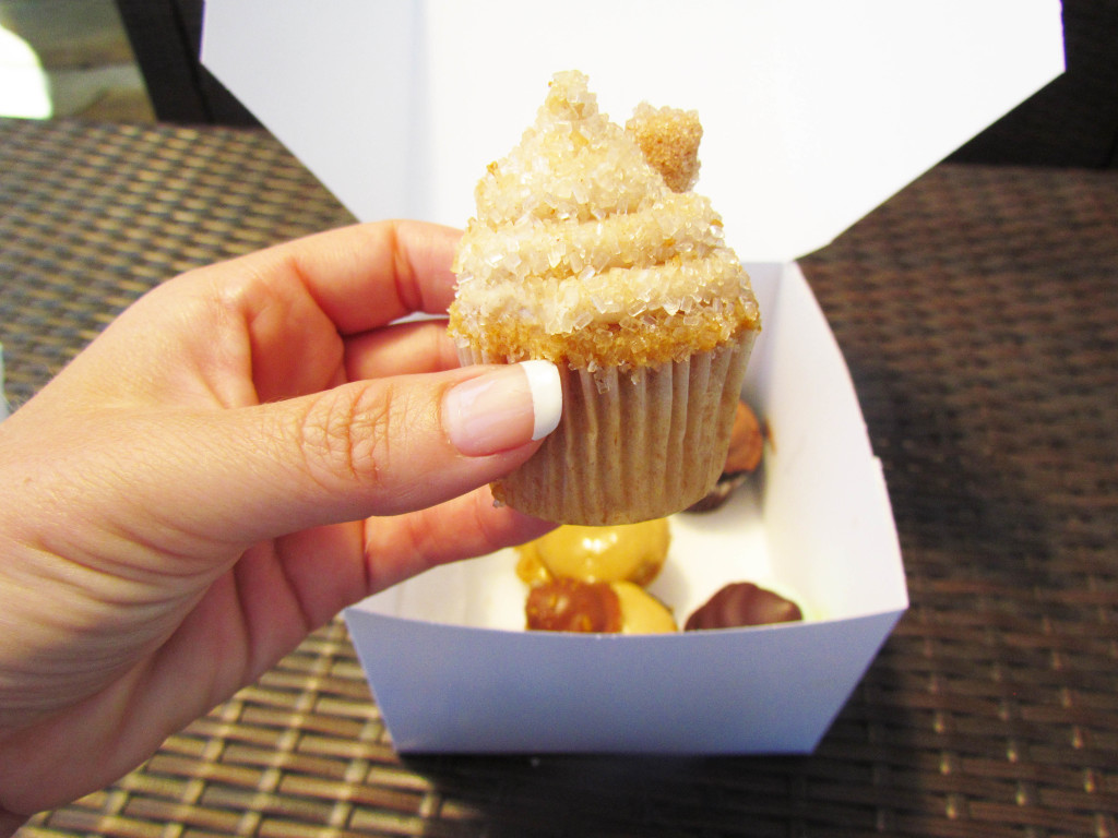 mini churro cupcake