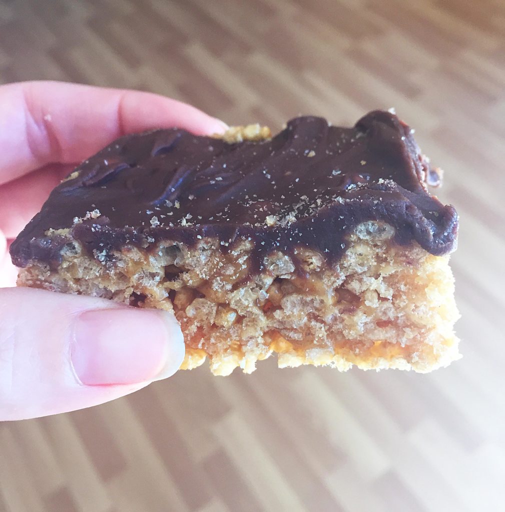 choc pb brown rice crispy squares-5