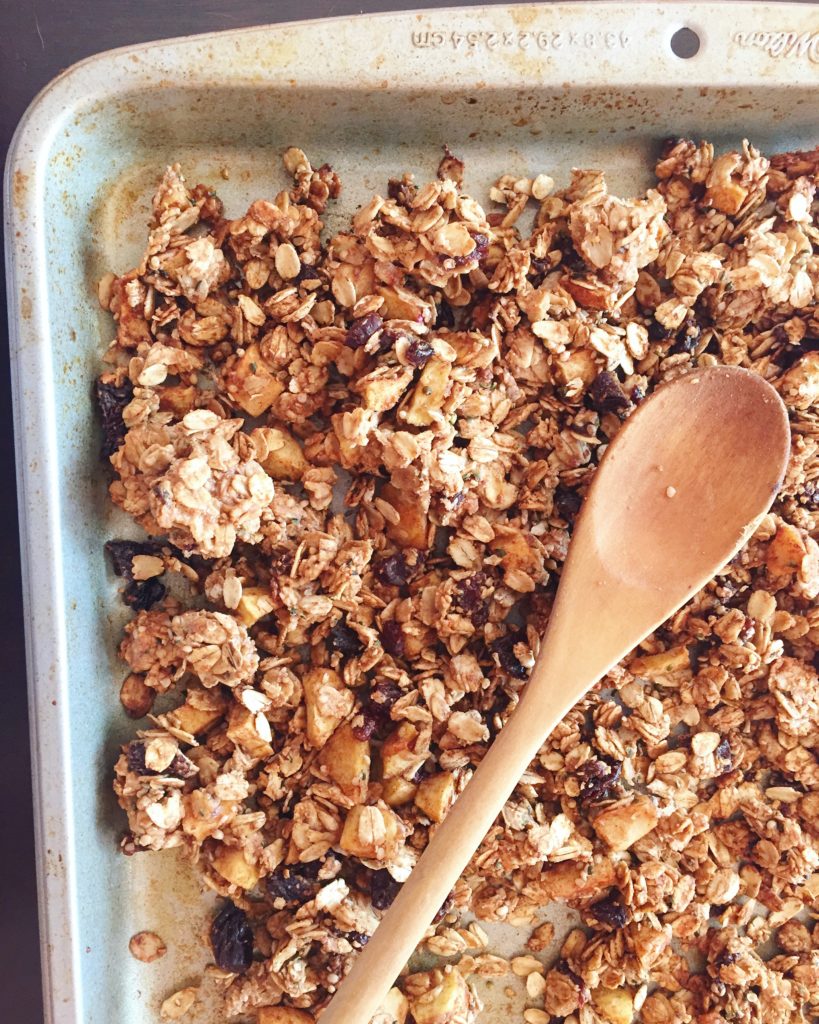 apple-pie-granola