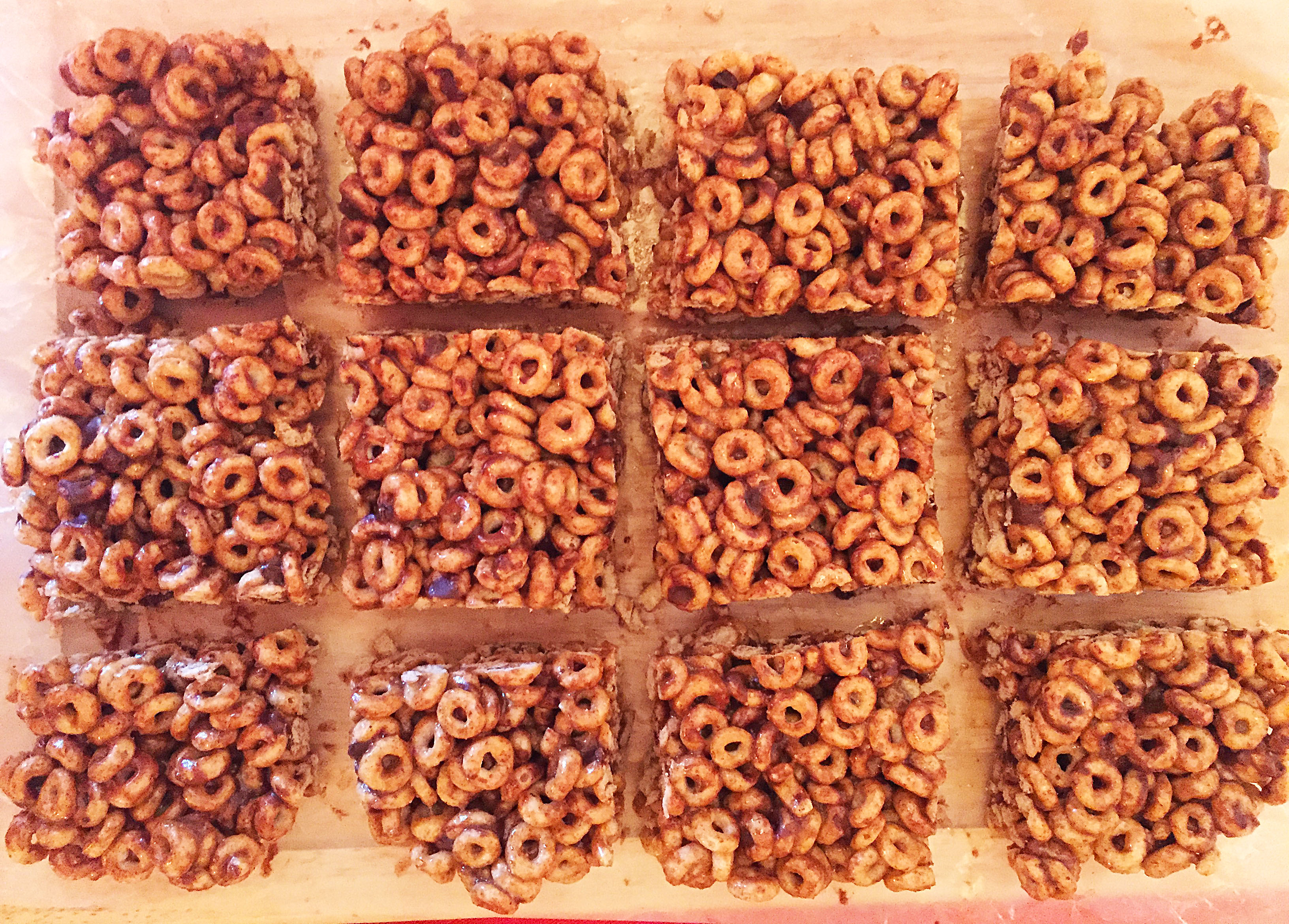 chocolate-pumpkin-cereal-bars-8