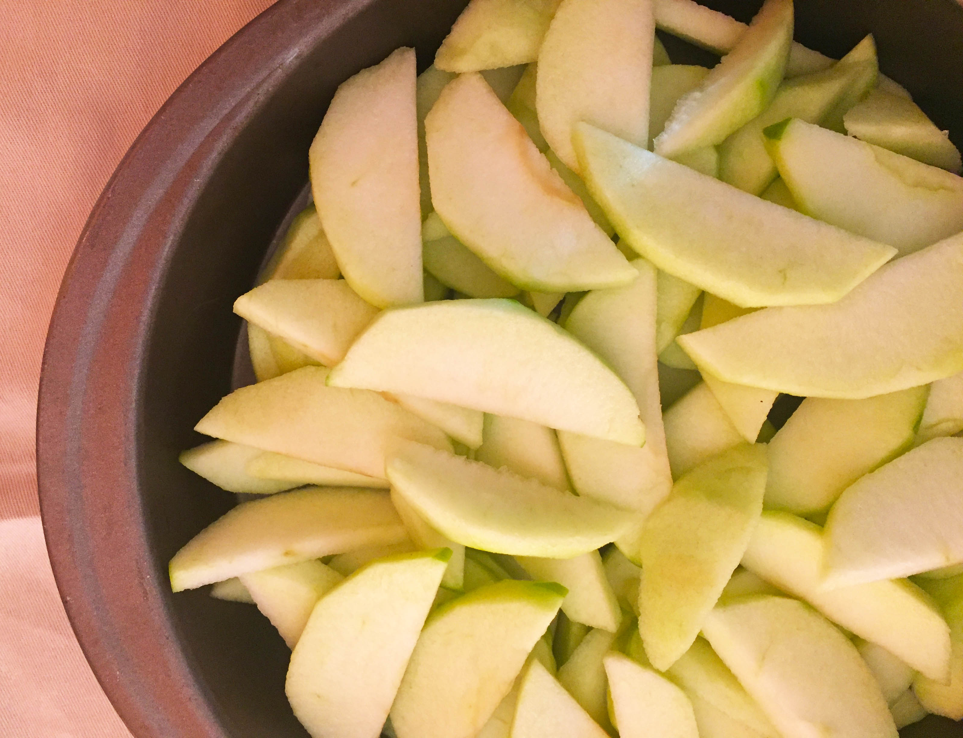 sliced-apples