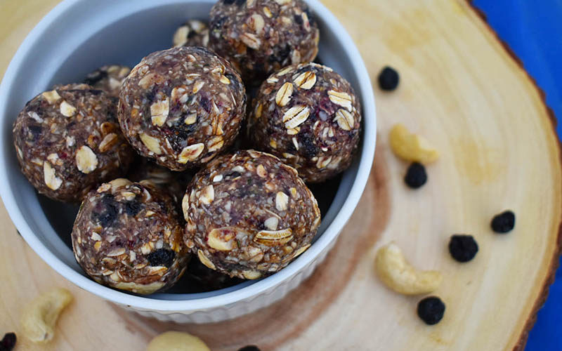 Blueberry Cashew Butter Energy Balls + 5 Of My Favorite Vegan, Gluten Free Energy Bite Recipes