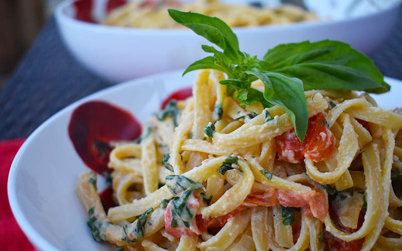 Healthier Fettuccine Alfredo with Spinach & Tomato