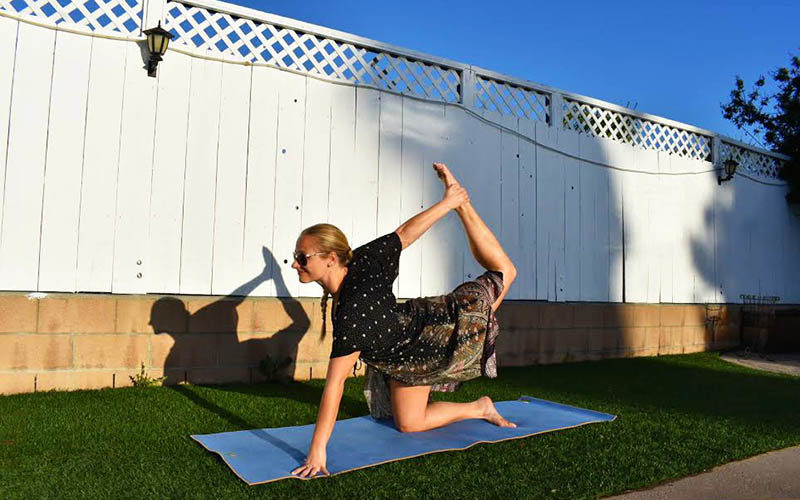 5 Yoga Poses & Moves to Strengthen Hip Mobility + One Tribe Apparel Giveaway!