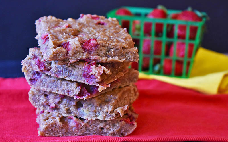 Strawberry Banana Bread Bars [vegan]