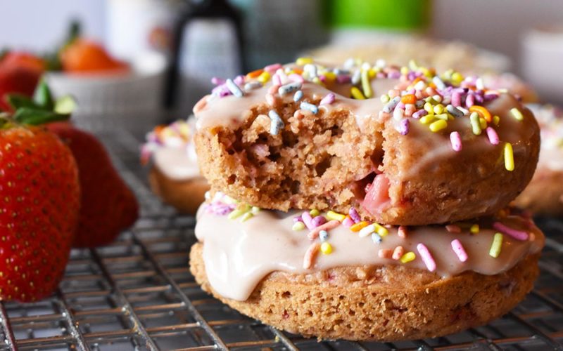 Baked Strawberry Donuts with Strawberry Cream Cheese Frosting {vegan}
