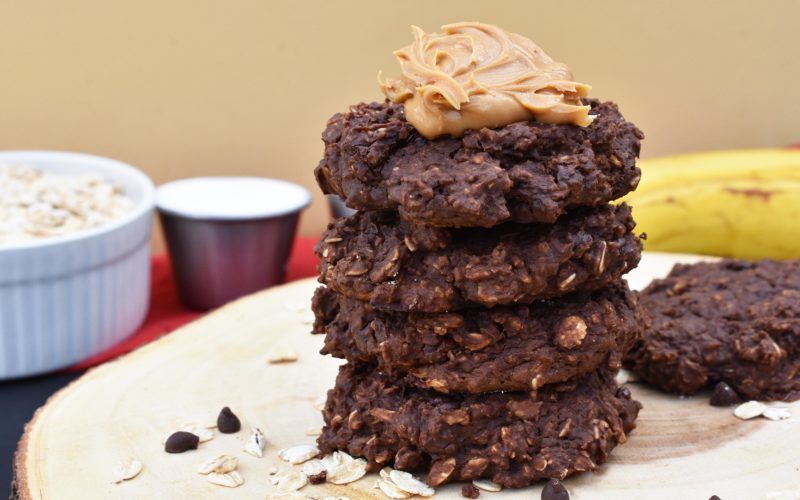 Chocolate Peanut Butter Banana Protein Oat Cookies {vegan + gf}