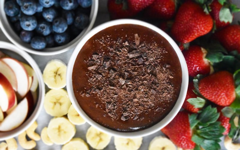 Chocolate Cashew Butter Fruit Dip {vegan}