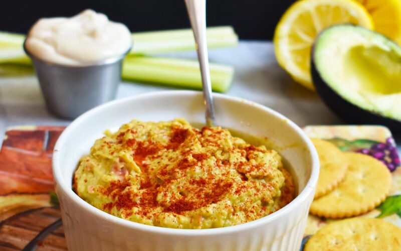 Make This Chickpea Avocado “Tuna” Salad for An Easy Vegan Meal